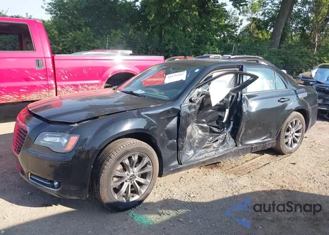 2014 Chrysler 300 300S z USA, uszkodzony, nr VIN 2C3CCAGG8EH255726